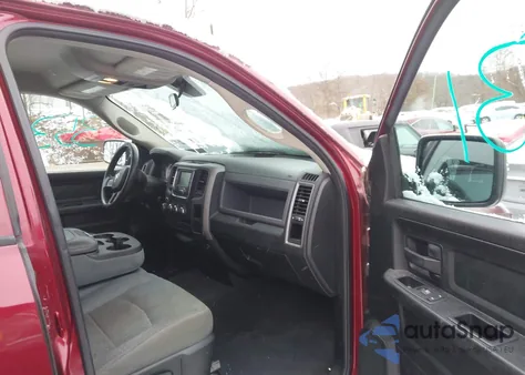 2018 Ram 1500 Express 4X4 6'4 Box из США, поврежденный, VIN 1C6RR7FG4JS124490